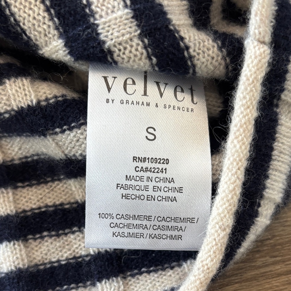 Velvet by Graham & Spencer Monica 100% Cashmere Sweater Women's Size Small - Picture 10 of 11